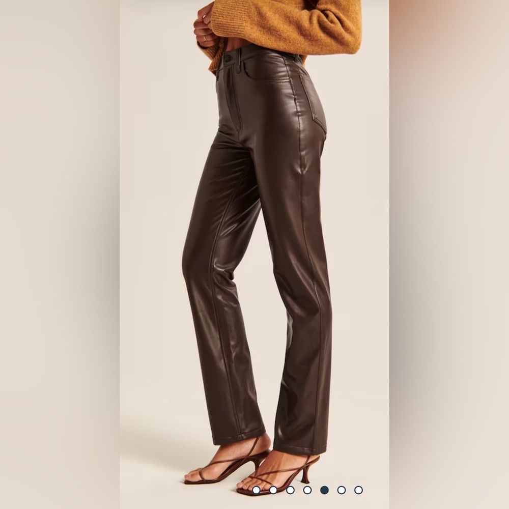 Abercrombie & Fitch Vegan Leather 90s Straight Ultra High Rise Pant - Picture 4 of 9